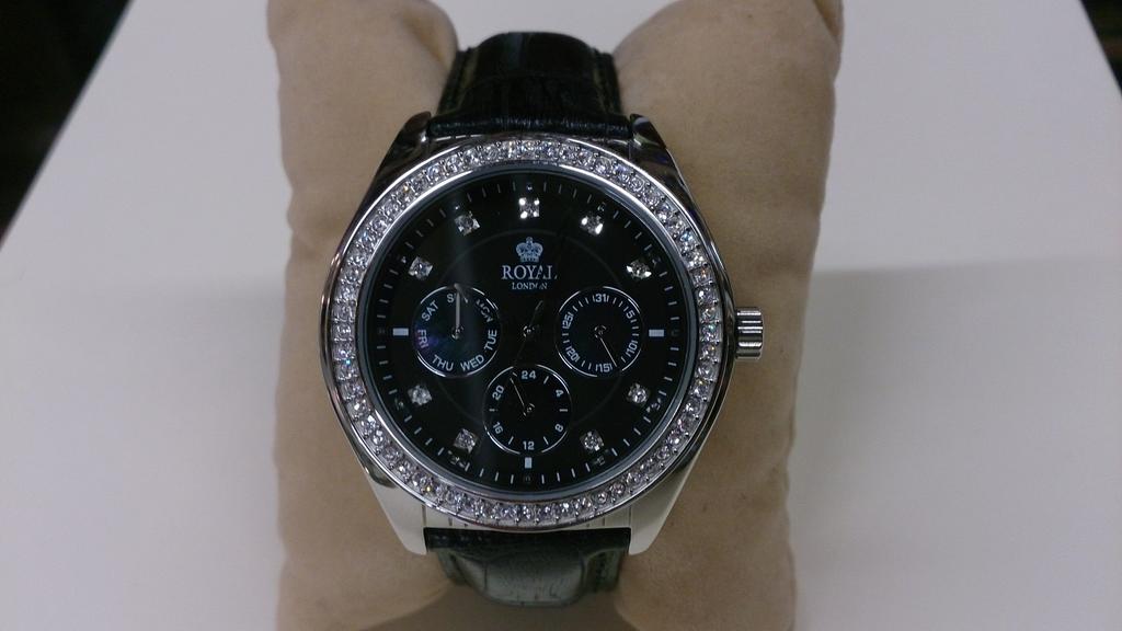 AWorldOfTime's tweet photo. Royal London. Was £79.99. Now £74.99, especially for Christmas! http://t.co/liEjd2SlSw
