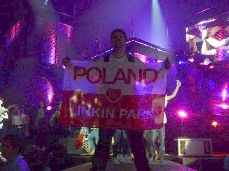 LP invited me on the stage. More: 2:05 and 3:05.
youtube.com/watch?v=dd9AXU…

#wearelpu #linkinpark #huntingpartytour