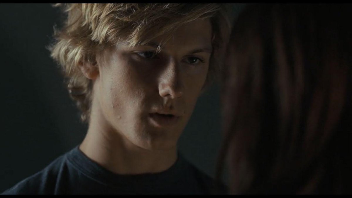 AlexPettyferES's tweet image. [Capturas] Alex Pettyfer como Freddie en 'Wild Child' (2008) - alexpettyfer.es/capturas-alex-… -