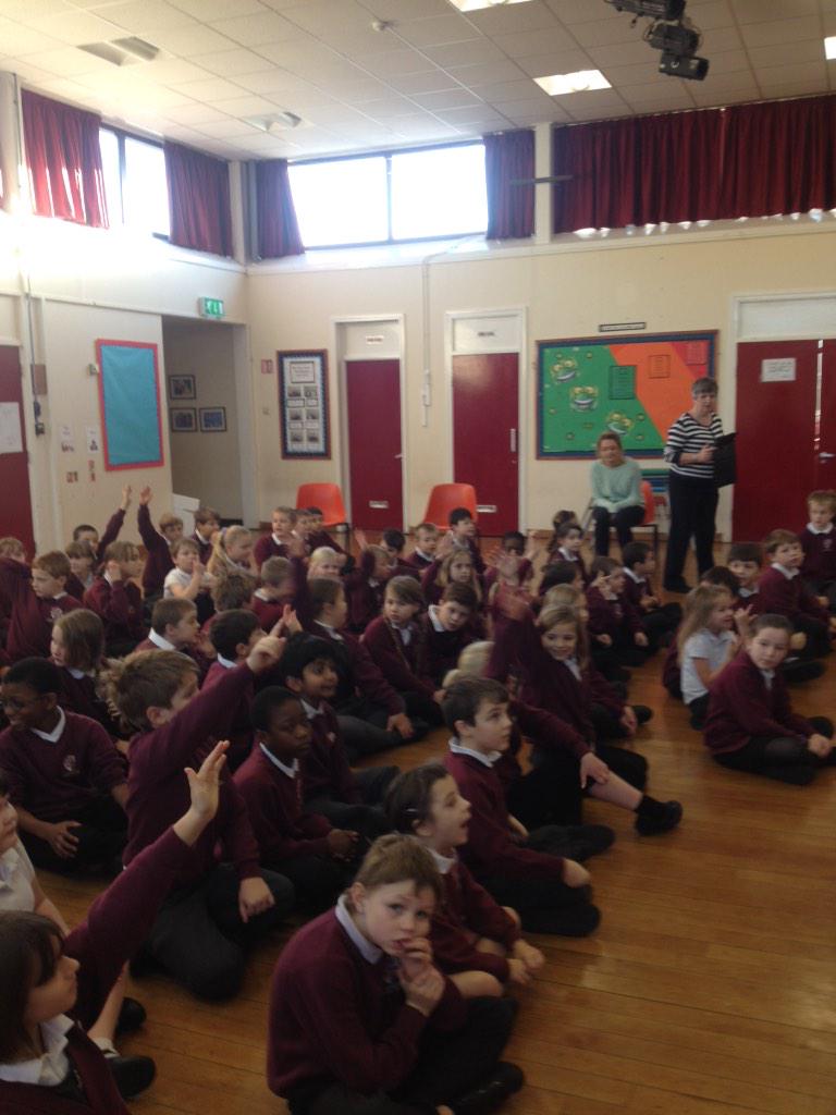 CrnServiceStars's tweet photo. @AndyWoolfenden @EatHappyProject Children loved learning why oranges are so special at Christmas http://t.co/D0J8BI1K1a