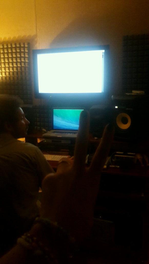 CrucesOficial's tweet photo. Mañana de estudio. #YesSir #FemalePower http://t.co/vXmdHekFlA