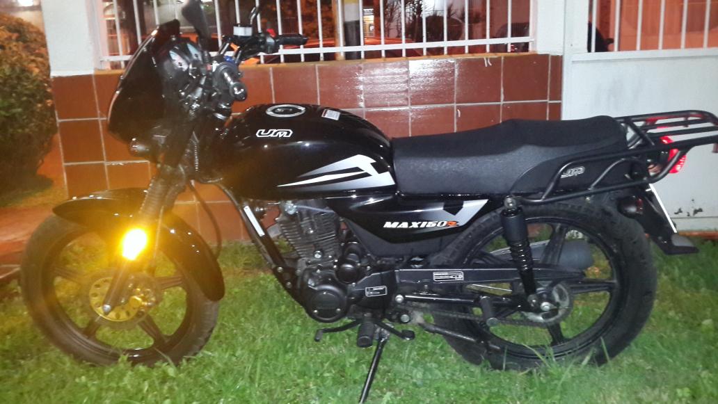 DavidPaoletti's tweet photo. @AquiVENDO Vendo UM Max150 2000km 2014 como nueva 68.000bsf Contacto 0412-8382851 http://t.co/YToNit9mz9