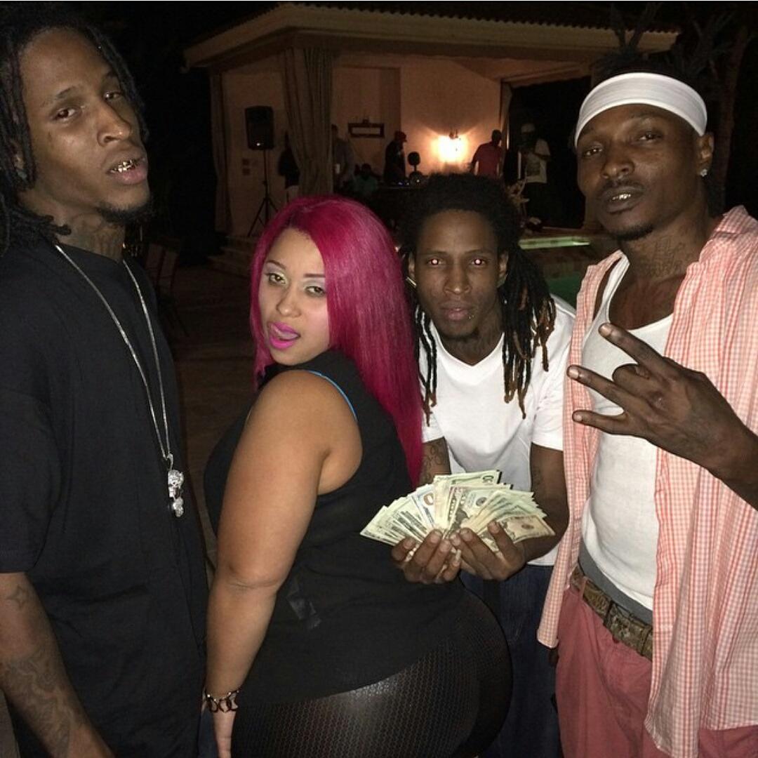 jitt_dread's tweet photo. Some real world shit DDT at the beautiful Ms Pinky mansion party #Yolo #DDT http://t.co/FUCwOiKwnb