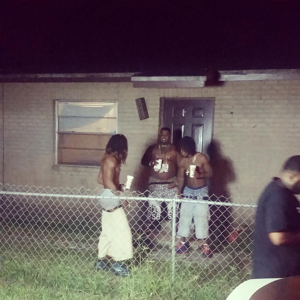 jitt_dread's tweet photo. #Work #VideoShoot #HoldUp #DDT http://t.co/P5roGdlgM9