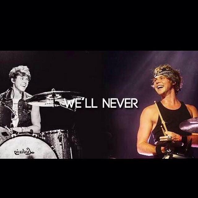 98thrifts's tweet photo. they have grown up right infront of my eyes #5SOS3RDBDAY #ImTheReal5SOS http://t.co/0ts2VlnyJ3