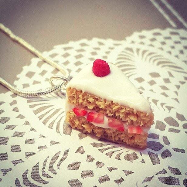 citruscouture's tweet photo. Strawberry sponge necklace - sent to a lovely customer today who saw our tweets, messaged us and placed an order! 😊 http://t.co/zPJSDaWz1e