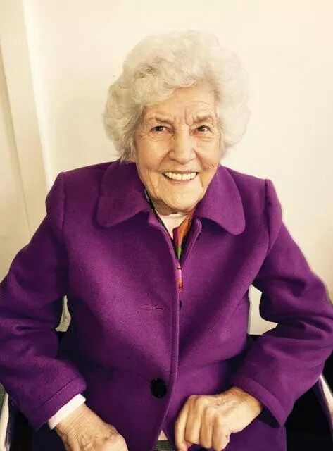 Hoy cumpleaños Nany Olive (abuelita de Louis)/Today is grandmas Birthday of Louis Tomlinson HAPPY Birthday Nany  