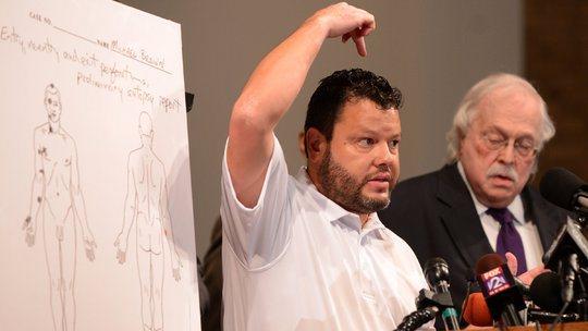 dierdrelewis's tweet photo. "“Professor” who assisted in Mike Brown autopsy revealed as “fraud, con artist” #ferguson #stlouisco #unitebluemo #p2 http://t.co/hSjyHz40UE