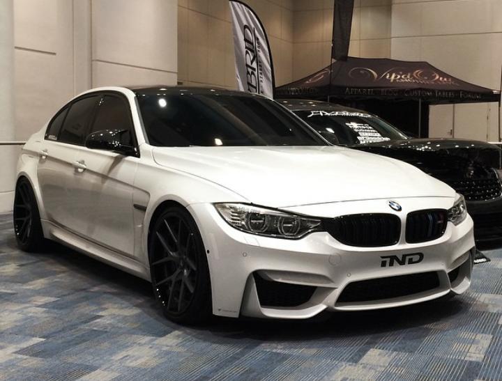 NovedadesMotor1's tweet photo. Perfecto y fino M3 http://t.co/UmaxyDvaMF