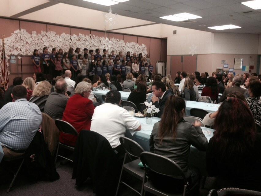 joegreen760's tweet photo. Thanks to everyone who helped make this holiday luncheon AMAZING!@EmpresaElementa @VUSDHR @dvodicka #wave #ptaallday http://t.co/AcAg1KjTUS