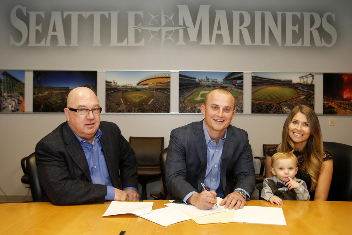 Mariners's tweet image. Kyle Seager finalizes his seven-year extension with the #Mariners.