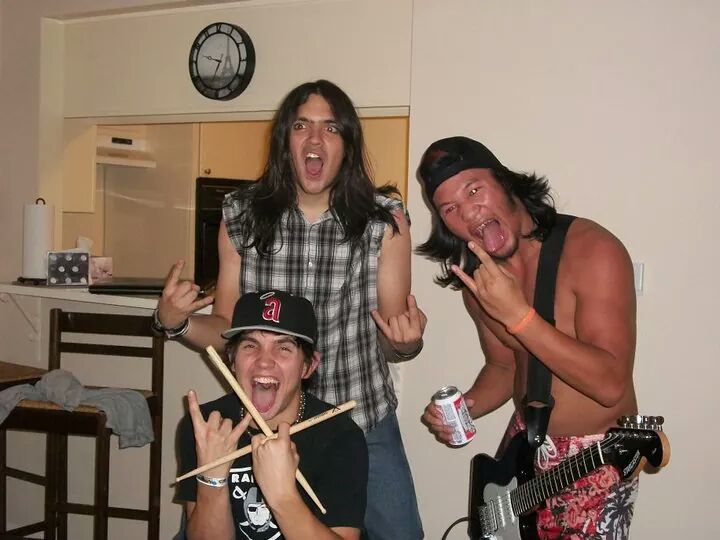__Dante__'s tweet photo. Overheard kids discussing with joy which Metallica album is the best. Brought me back to my precious metalhead days.. http://t.co/r13zNgfLTx