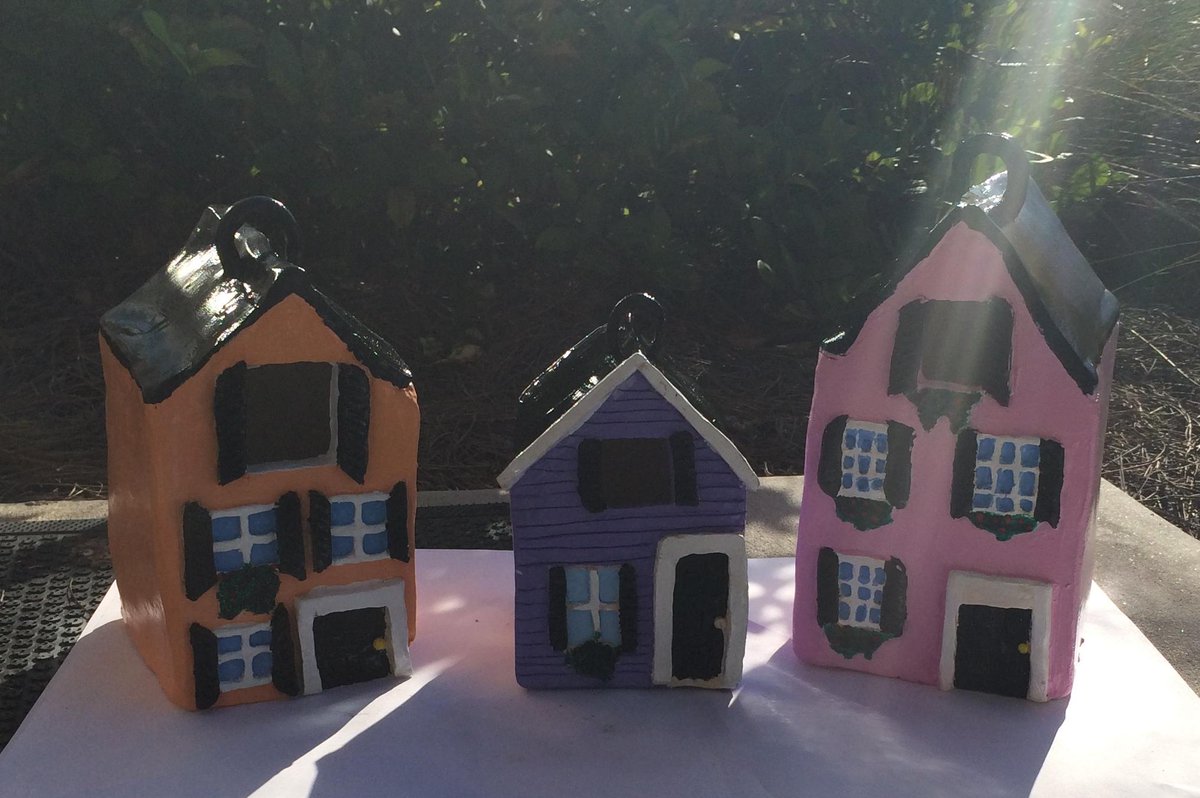 rhhampton12's tweet photo. Three completed Charleston style birdhouses glazed and completed.  Two already sold! http://t.co/IeDht6Qn6g