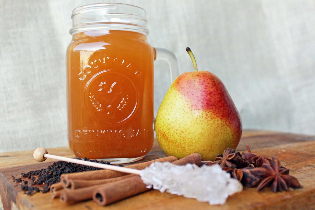 fritteringaway1's tweet photo. Get your cold hands wrapped around our hot pear cider! @hesterstfair #hesterholidaymarket #onepennplaza http://t.co/nEMMxsFcyH