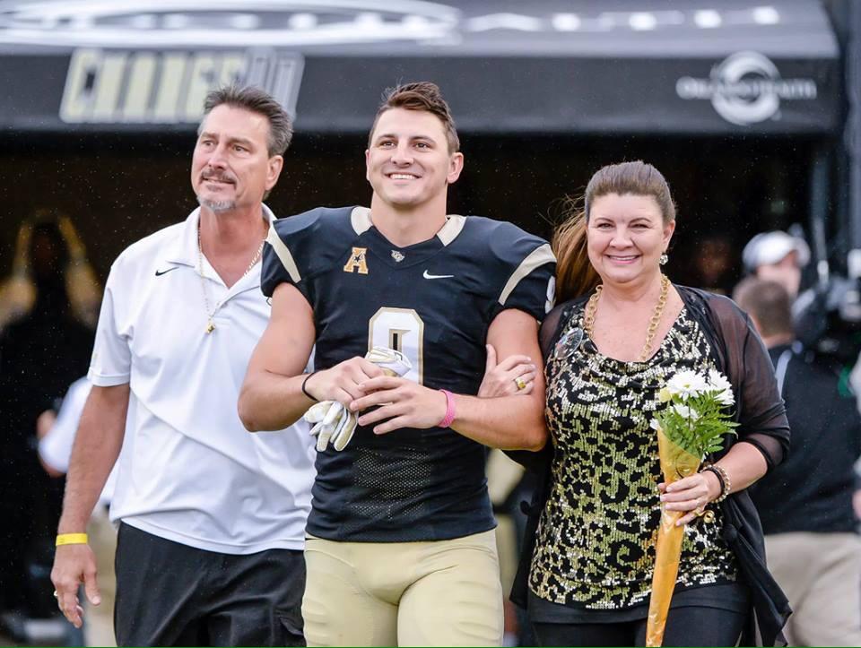 UCFGauntlet's tweet photo. We have many things to play for tomorrow night in Greenville.
Maybe none bigger than number 9 #WinForJJ http://t.co/LNZxKXSqgq