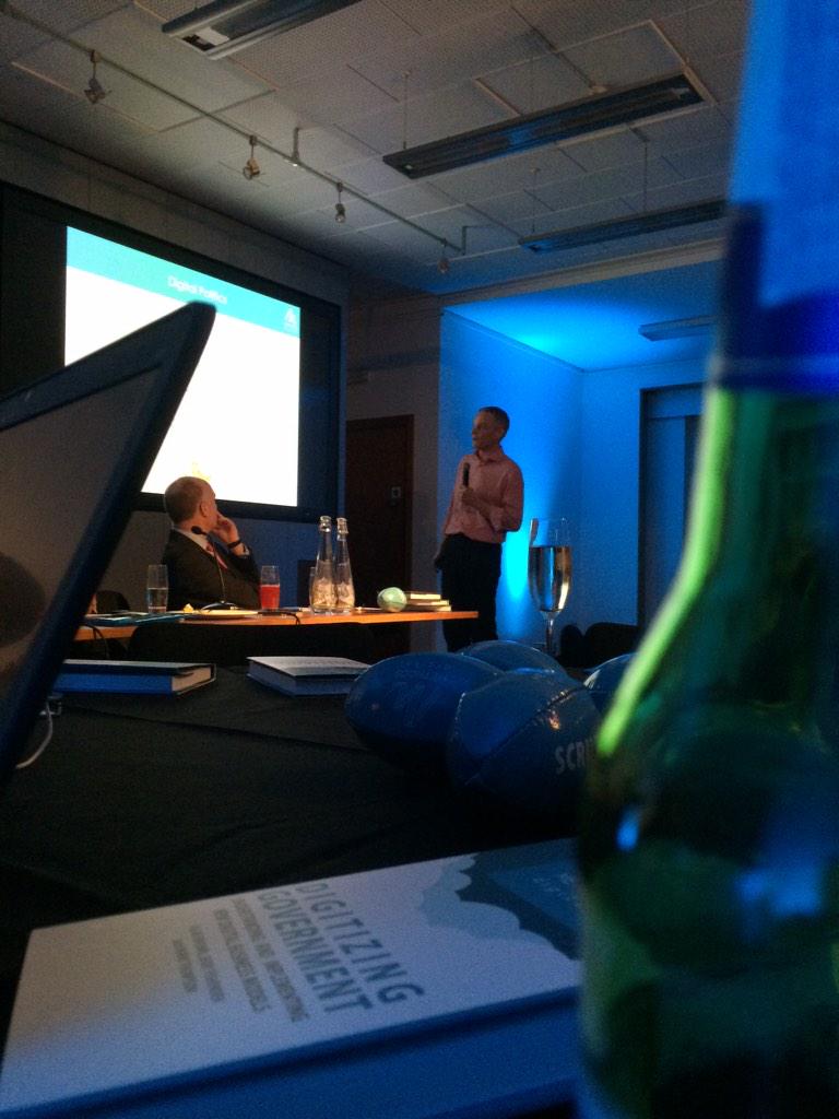 _petehallett's tweet photo. @markthompson1 doing digital politics #DigitizingGovernment @MethodsDigital #DG14 http://t.co/RDErWVbmWj