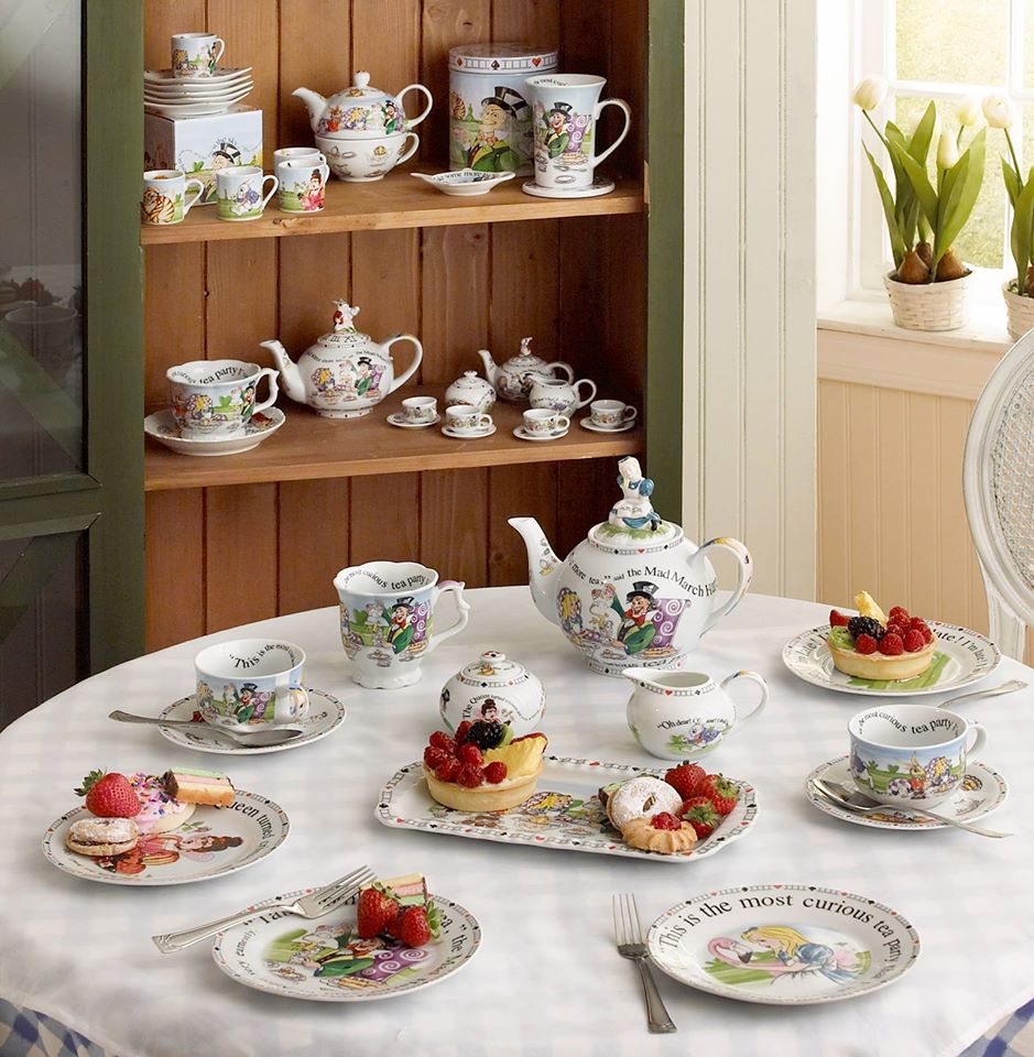 JenLWaters's tweet photo. Anyone for teatime with Alice in WONDERLAND? #CardewDesign http://t.co/mc0QrverZZ