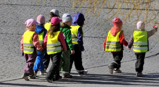 Firrecelik's tweet photo. 97or påväg till vallokalen för nyval http://t.co/KBFQvra4uN