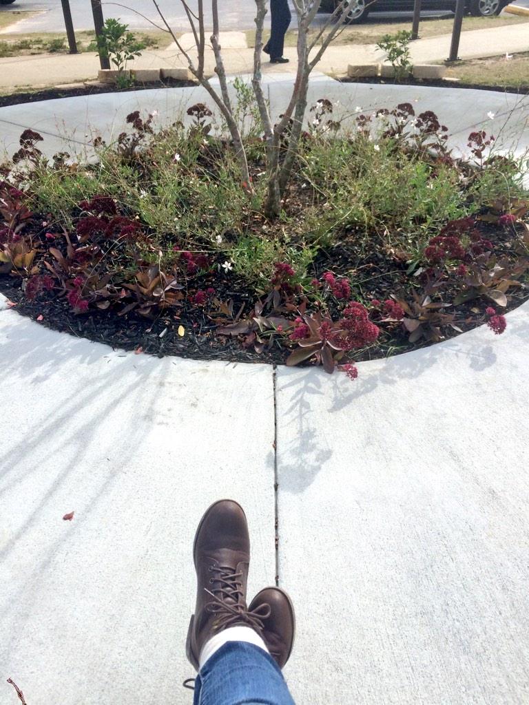 AddieBenz's tweet photo. Visited with an old friend today 💚👼 #FlyHighQ http://t.co/xfGDoriIDK