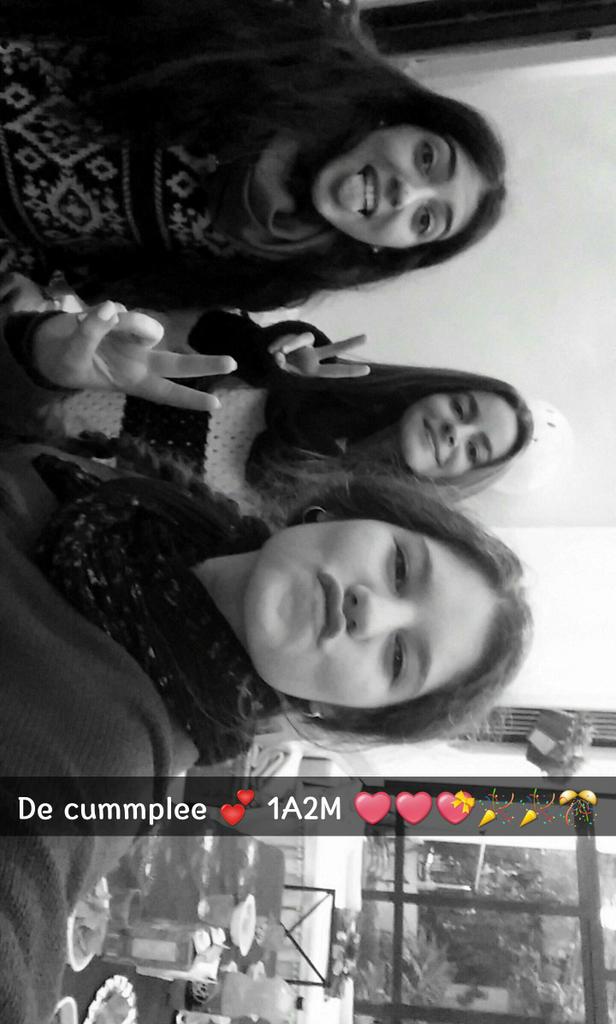 Meeer98's tweet photo. Buueen dia con las miaaass #losmiercolesasiyasonotracosa #Hastaenloschinosnosestafan #nosquedamossinflanchino http://t.co/b1eJVYODWZ