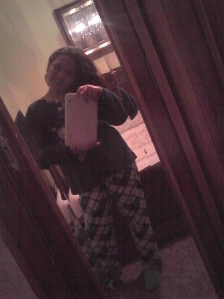 albatirri's tweet photo. Ya con el pigama y ahora a estudiar para mañana los dos exámenes ! Que Ascó! http://t.co/550N1SQhRQ