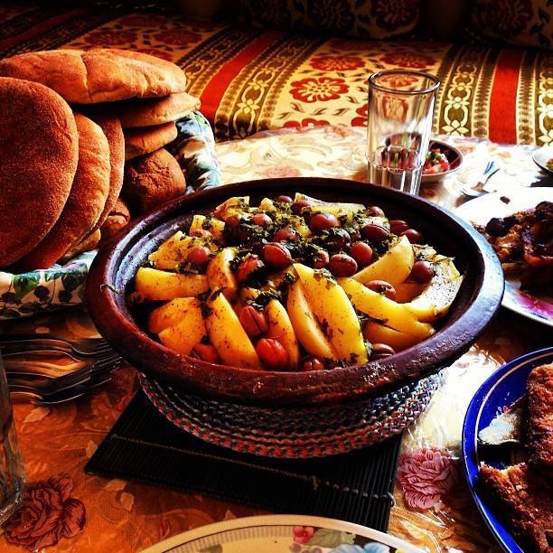 Team_Maroc's tweet photo. Qui a envie d'un tajine marocain tout de suite là haha ? #YaPasMieuxQueLaBouffMarocaine #TeamMaroc http://t.co/VIhQSAIy9b