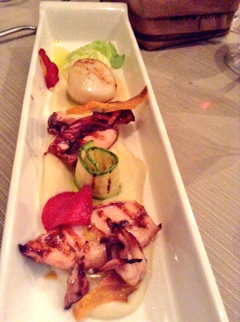 TianaPix's tweet photo. Foodie heaven: scallops and squid paired with Grillesino Morellino di Scansano Riserva @compagniavino #touchflorence http://t.co/MeIIRXHw5c