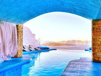 TheBackyardPool's tweet photo. #TGIF! RT if you'd love to go for a swim in this crystal clear #pool at the @Astarte_Suites in Santorini! http://t.co/ySfbUuZ0nC