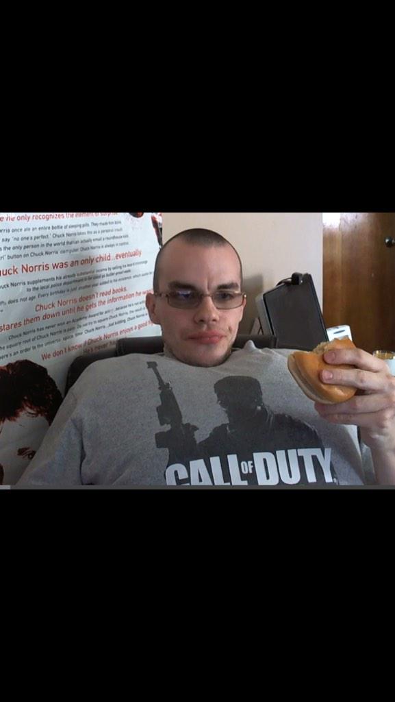 Stattics's tweet photo. Sorry to inform u smokey dog bum i jerked off my long dick to this sexy pic of u.I came on ur face to @smokeydogg777 http://t.co/fgaXh2XDs7