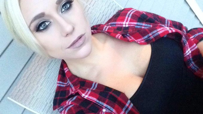 So I've never been this pale in my life 👻 http://t.co/70RGg3K9ig