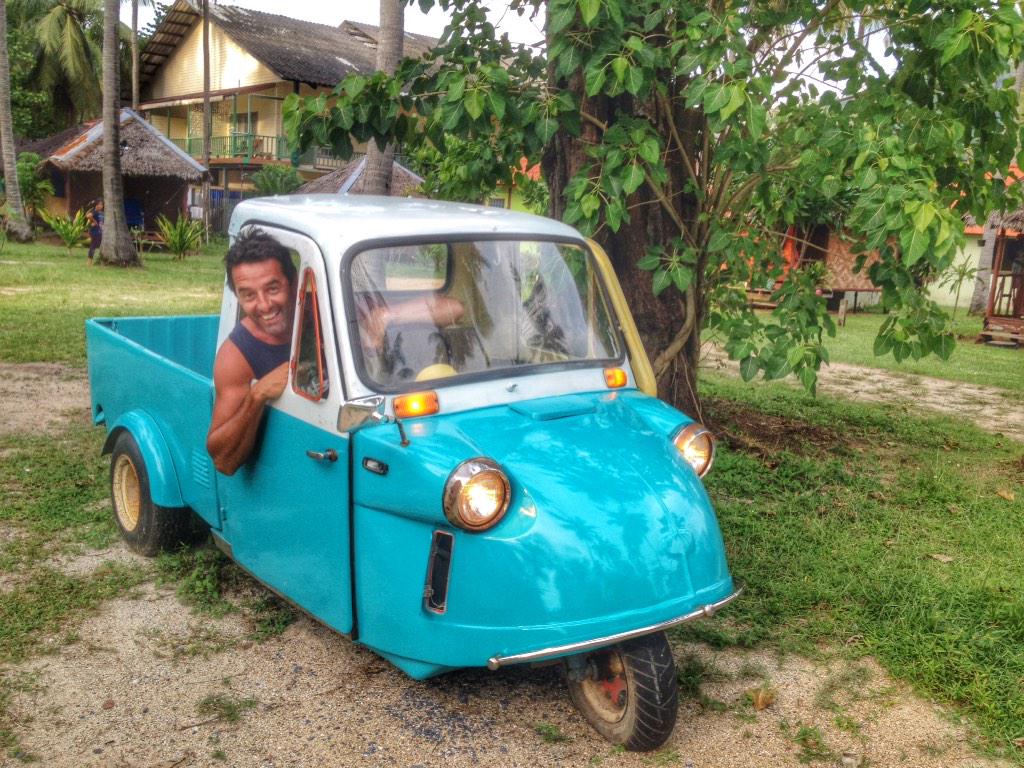 akiwiabroad2013's tweet photo. Beep beeb. http://t.co/OQcEPEC46R