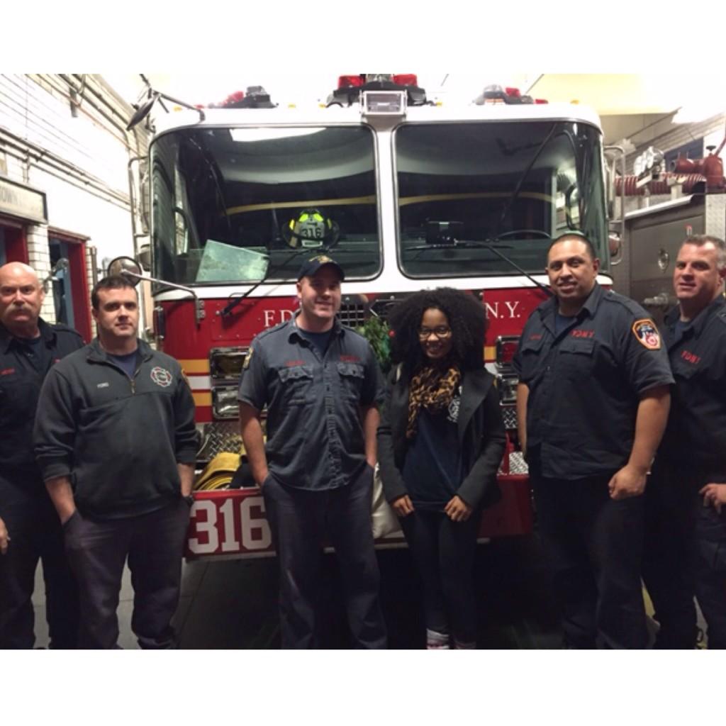 FriendsOfFF's tweet photo. Today Vanessa visited #FDNY #firehouse #Engine316 #Rescue4 in #Queens http://t.co/II7abWpPjf