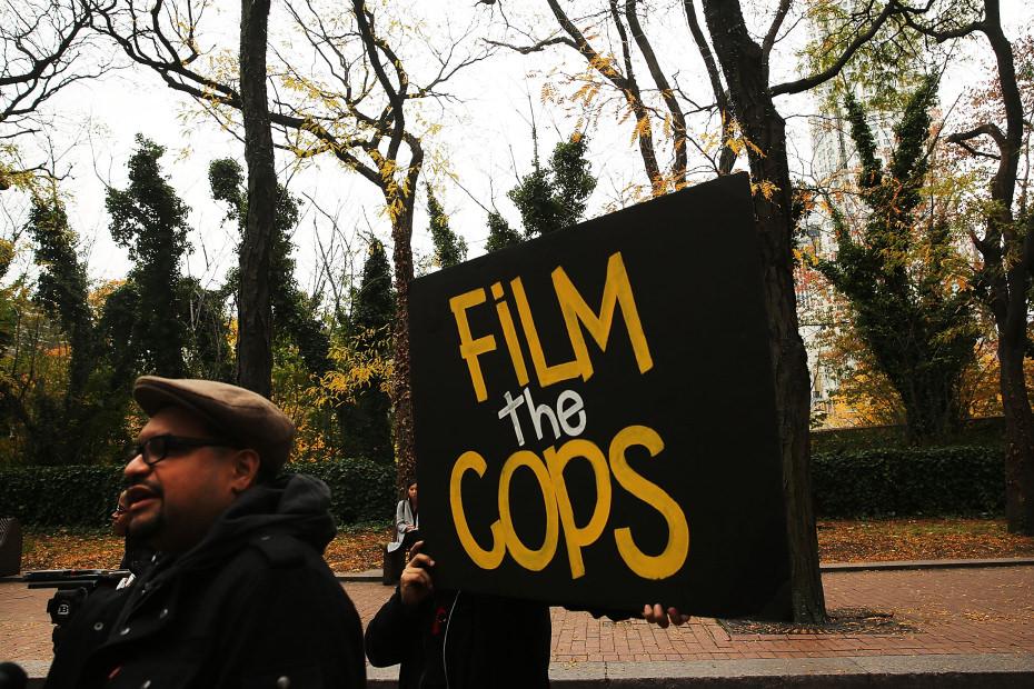 thefader's tweet photo. Grand Jury decides not to indict in Eric Garner murder, music reacts. http://t.co/loAqtix6OM http://t.co/LNmqKa08Ns