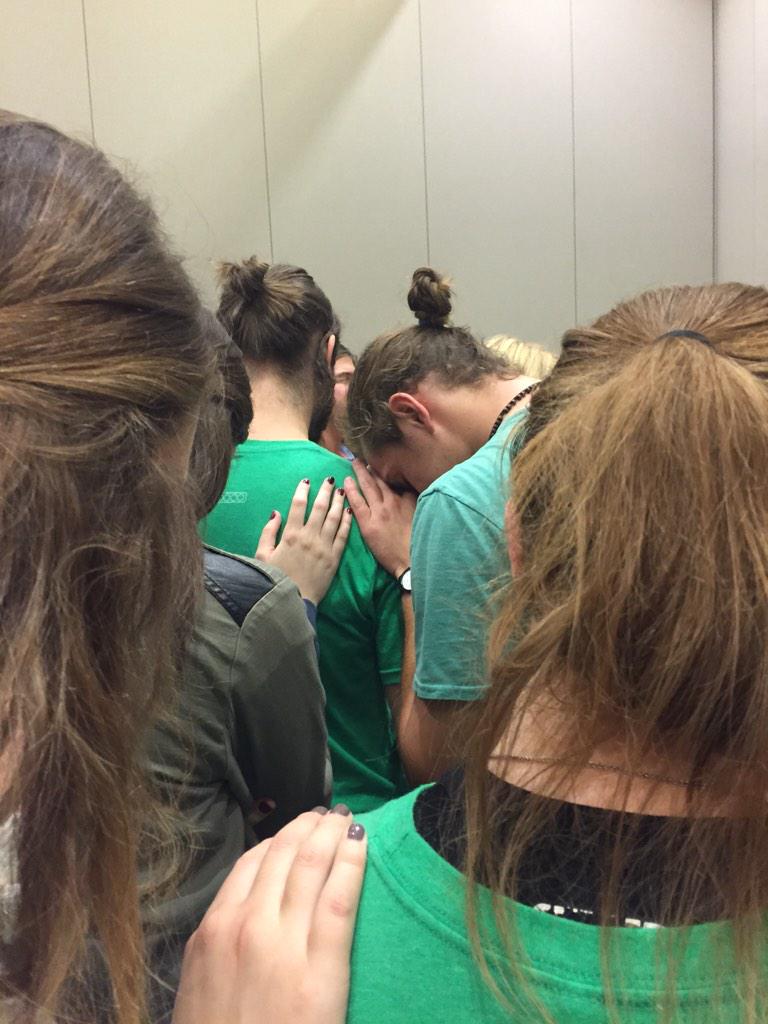 uga_buns's tweet photo. Praying for an abundance of man buns to fill @UGAWesley tonight http://t.co/Z3YfBIMfMm