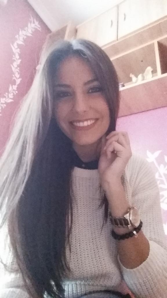 juanibananii's tweet photo. No hacen falta tantos motivos para sonreir #BuenasNoches http://t.co/bCsFDT3ESG