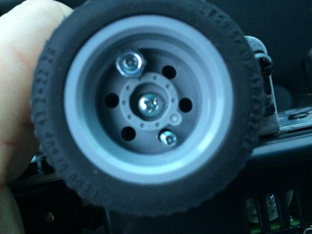 ChrisParadise's tweet image. Things you never think you will have to say:  "Do you have tiny nuts?"  #STEMproblems