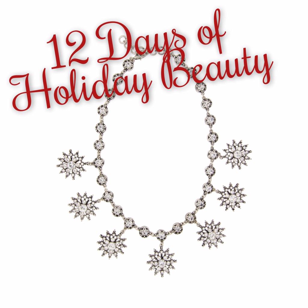 adashofdee_'s tweet photo. Wouldn't this @CocoaJewelry Vega necklace look great on you? Win it: http://t.co/zdcVOctc0S #12DaysofHolidayBeauty http://t.co/kzYJmg9Bwh