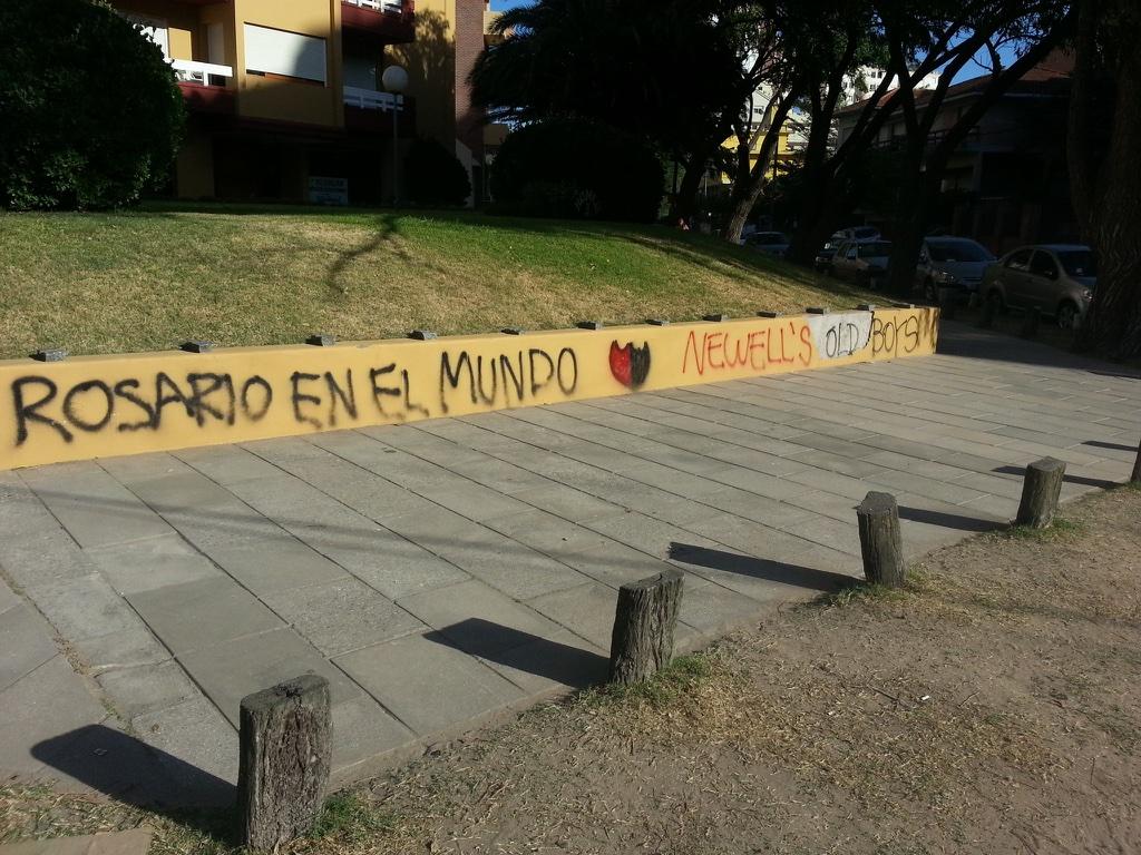 LALEPRAENGESELL's tweet photo. Ayuden con un RT amigos leprosos!!! Esta temporada Gesell se enfermara nuevamente de lepra http://t.co/b9Dt69yevC