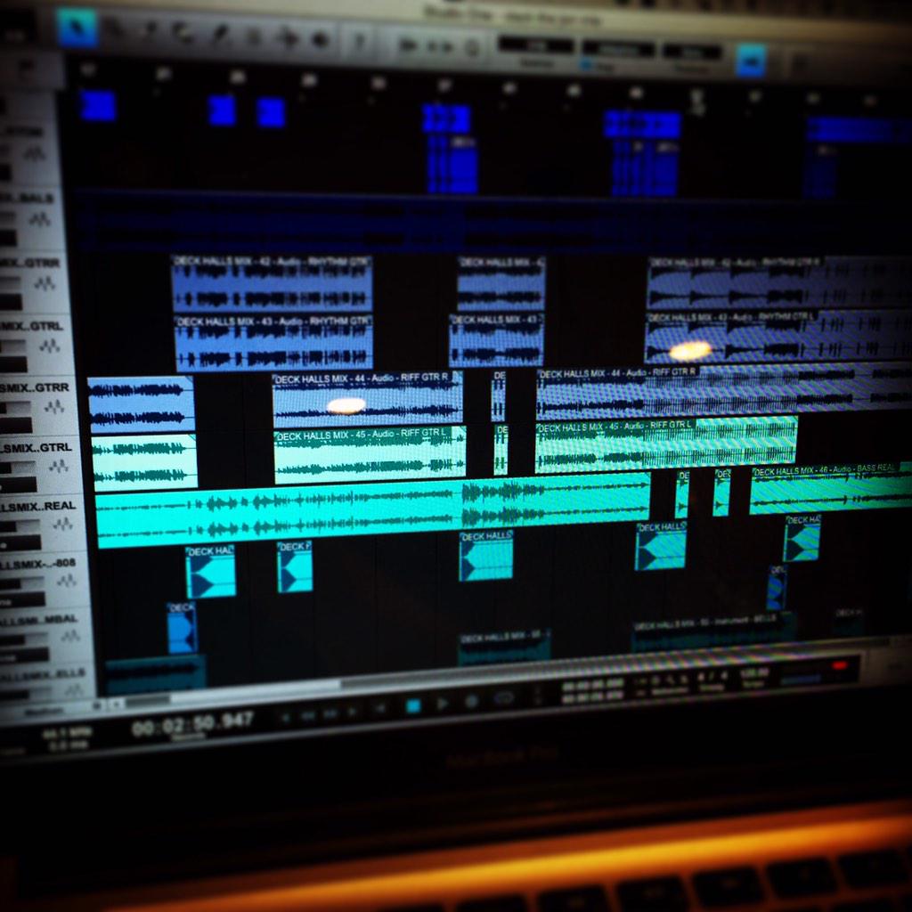 thevoyagerca's tweet image. We've been busy working on our EP... thevoyagerca.com #augustburnsred #adaytoremember #abr #adtr #tdwp #bmth