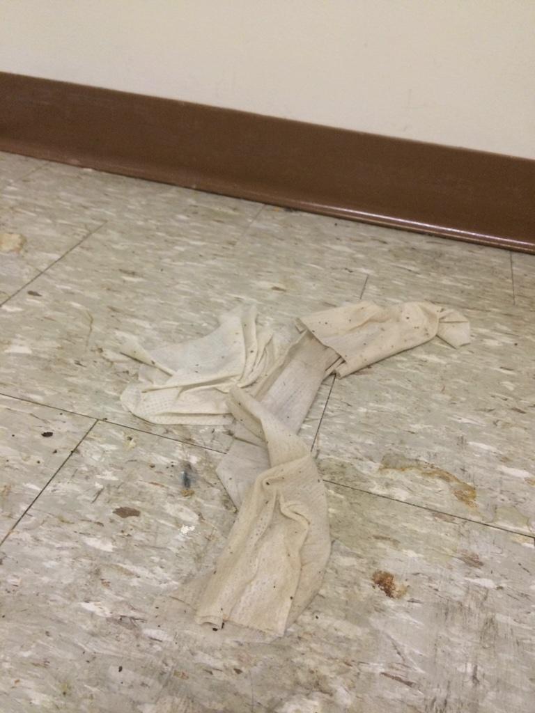 msu_tyler's tweet image. New game: find the white Clorox wipes. Oh wait.. #nastyfloor