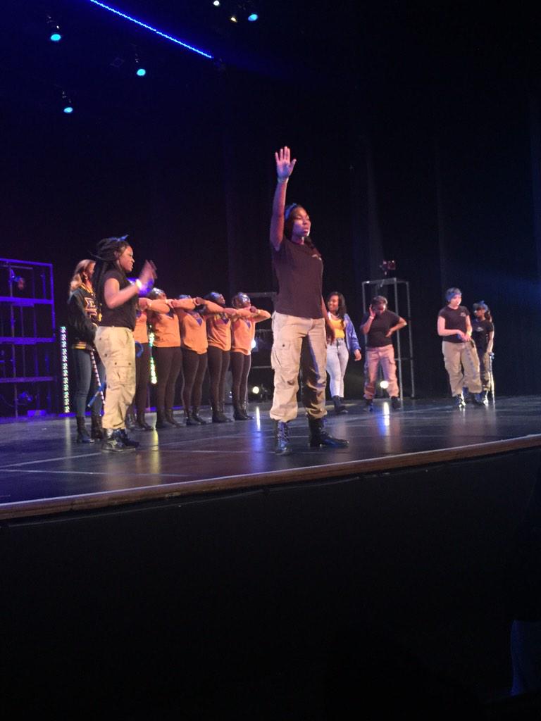 SirAbiola's tweet photo. HUGE SURPRISE BY THE @UTA_SGRhos A PROBATE IN THE MIDDLE OF THEIR STEPSHOW 🙊😳🙌🙀🙀🙀🙀#UTA2014HCStepShow #ProbateSZN http://t.co/qhXQ1Q9ncn