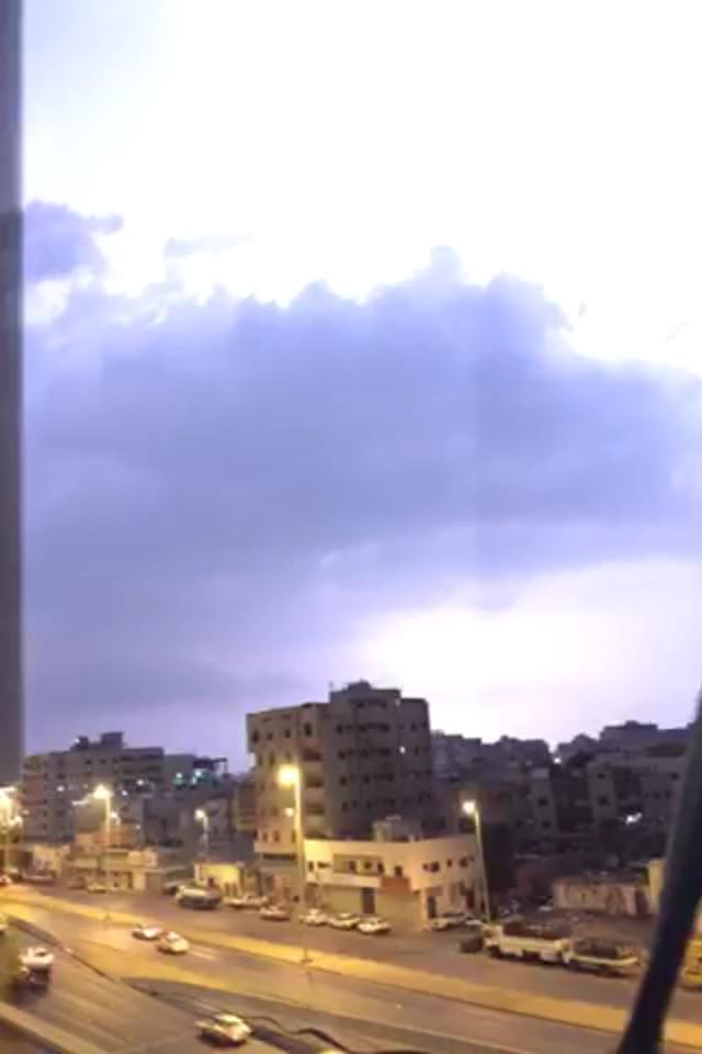 HamadHu30's tweet photo. لا اله الا الله 
برق حول اليل لنهار 
جدة الان http://t.co/qMCjxkcvq5