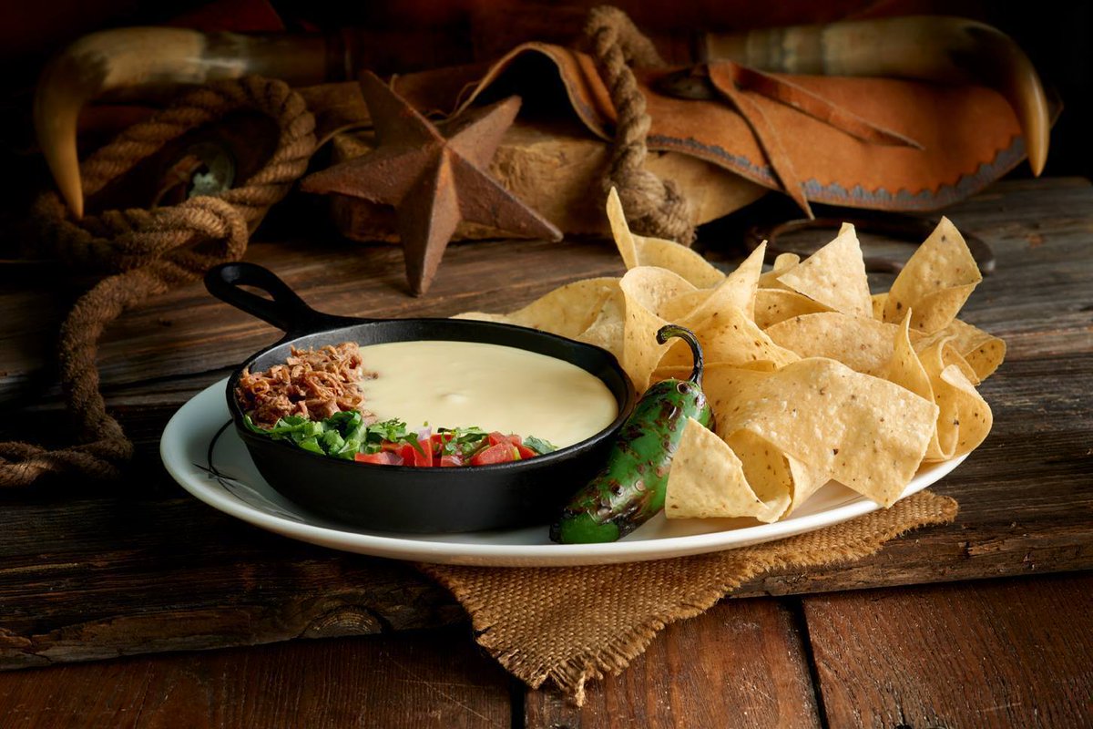 SaltgrassSteak's tweet photo. Time for some queso! #FridayDip
*Not served with brisket at Shepherd location http://t.co/Wxpr3xLzWN