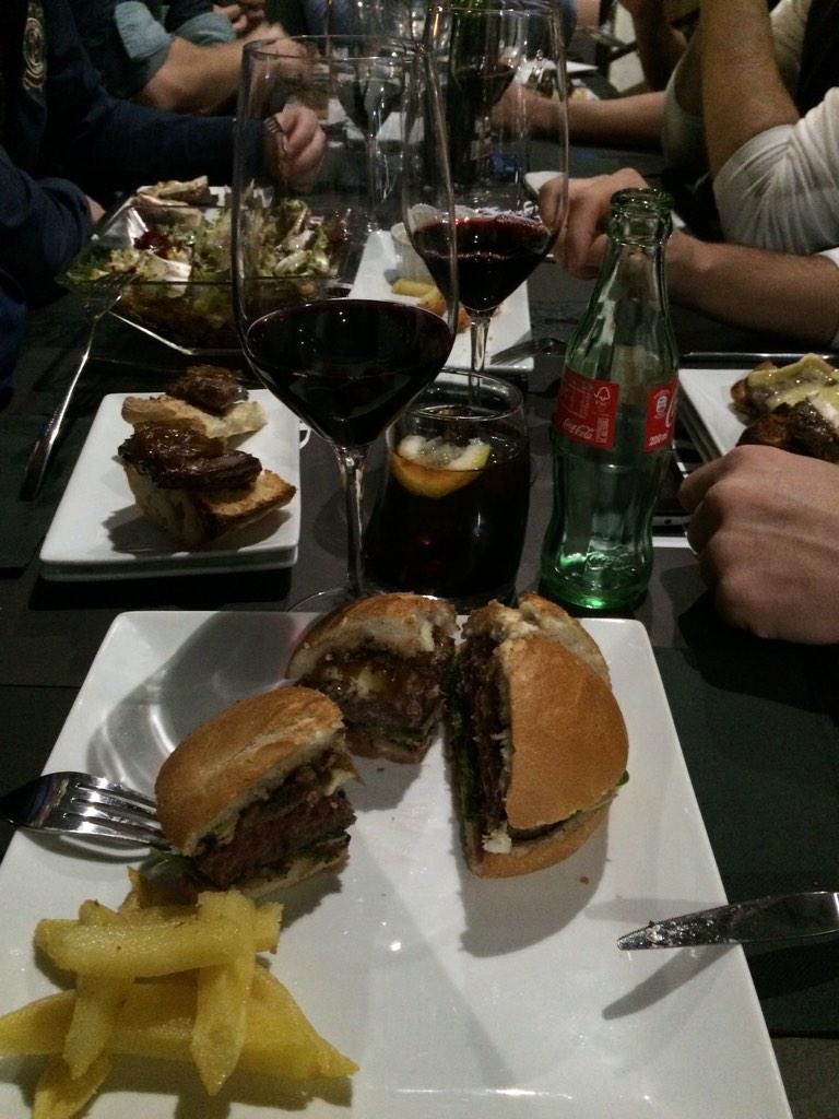 JuannHervas's tweet photo. Cenita rica en DOBERMAN 😚 http://t.co/q32DUujjnd