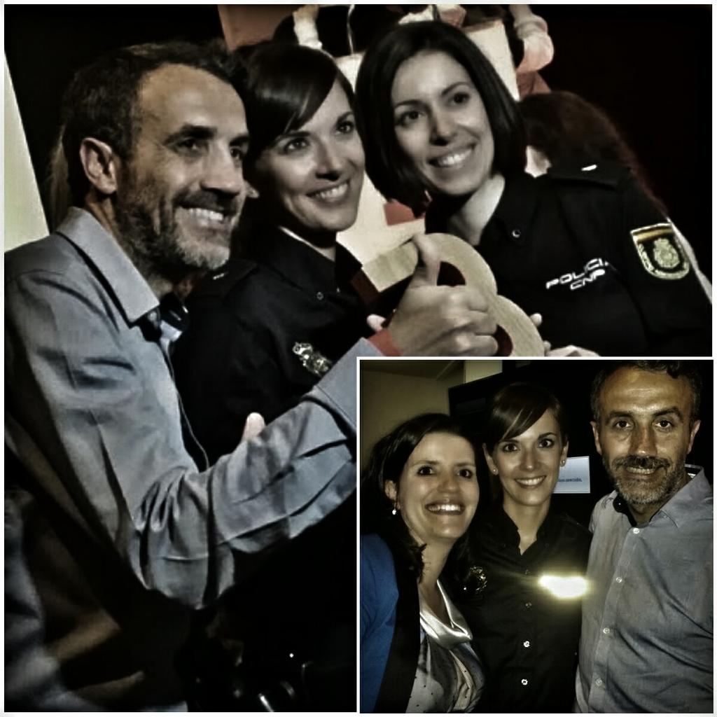 bafega's tweet image. Andaban @carfergue, @meryfermoral y @LauraGaraboa celebrando el #XBitácoras de @policia... y a ellos me sumé :-P