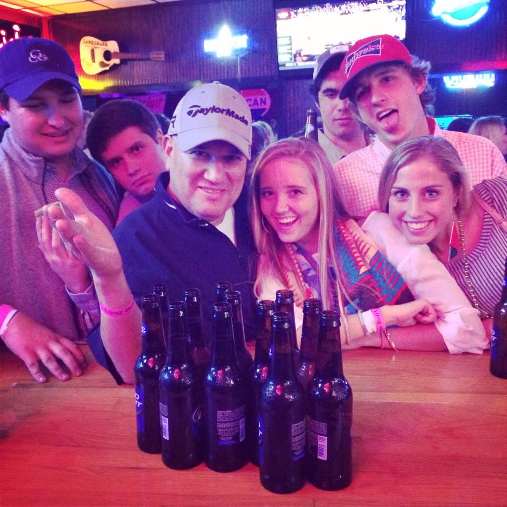 PantanaBob's tweet photo. Come grab some beers tonight at Bobs! #friday #tgif http://t.co/isMShmOeRg