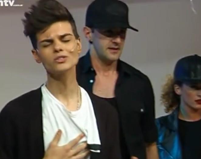 AbrahamersFC's tweet photo. El... este chico,mi vida entera,lo es todo para mi.TeQuiero @AbrahamMateoMus #AllTheGirls http://t.co/Y2x7xv6LLt