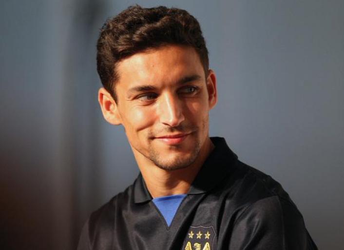 Happy Birthday Jesus Navas .  