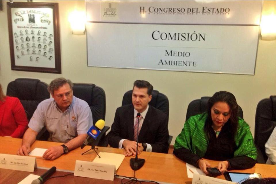 ComarnatMX's tweet photo. #Comarnat presente en @CongresoPue para tratar temas sobre medio ambiente y recursos naturales. http://t.co/g6XZl6uevn