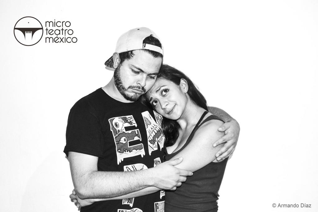 MicroTeatroMex's tweet photo. El miedo también nos hace reír. Con tu combo un mezcal de cortesía. @NoEsHotel @FamSuperheroe #elsaltodelpezbetta VEN http://t.co/kPOkr09bPT